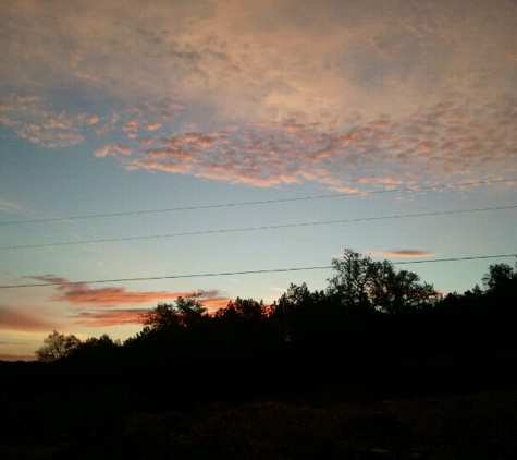 A to Z Dog Ranch - Spicewood, TX