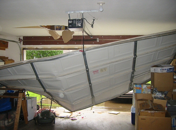 Garage Door Fixer - Conway, AR