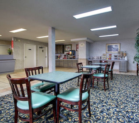 Econo Lodge - Hattiesburg, MS