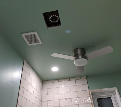 Capital Construction Management - Hialeah, FL. I had an AC vent cover before he started, he took it off and never replaced it.