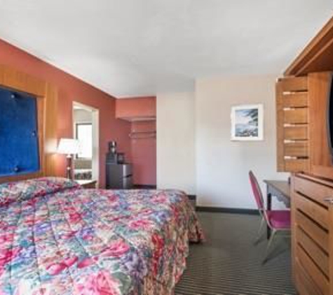 Travelodge - Natick, MA