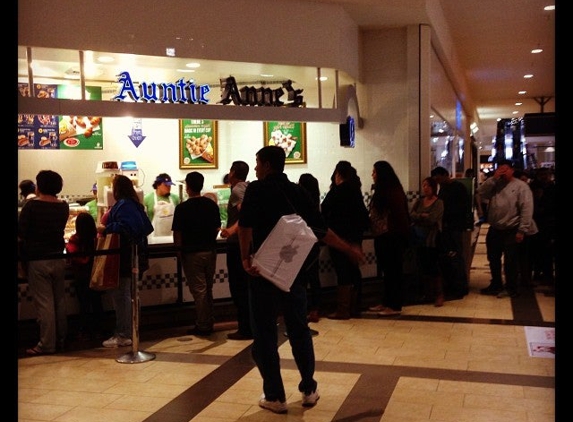 Auntie Anne's - CLOSED - Brea, CA