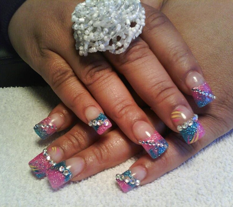 DEVINE DESIGNS HAIR AND NAILS - Las Vegas, NV