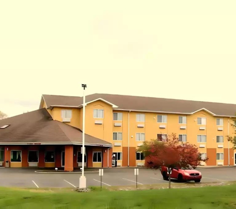 College Inn & Suites - Oxford, OH