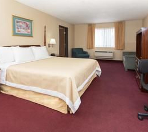 Days Inn by Wyndham Colorado Springs Airport - Colorado Springs, CO