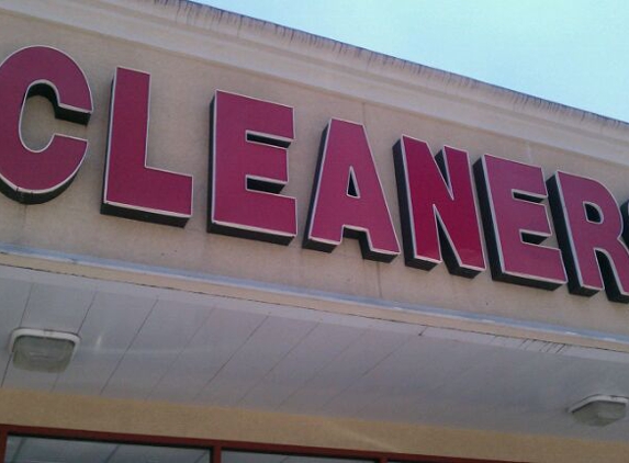 Dow Cleaner & Washateria - Houston, TX