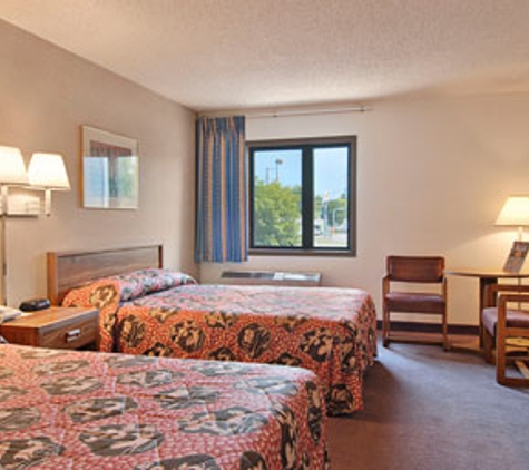 Days Inn - Council Bluffs, IA