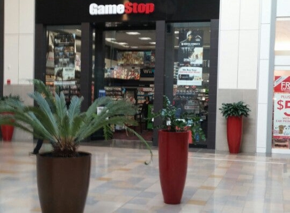 GameStop - Paramus, NJ