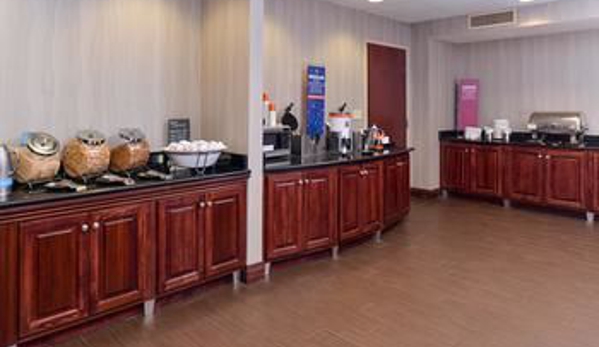 Hampton Inn & Suites Muncie - Muncie, IN