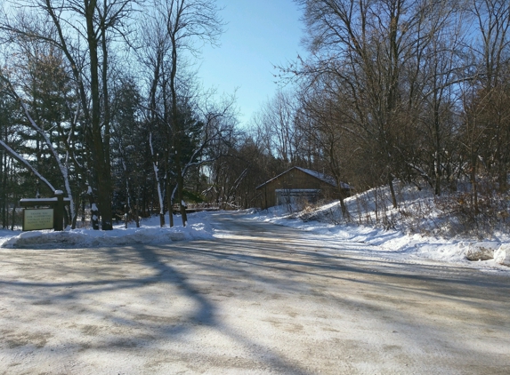 Dodge Nature Center Preschool - Saint Paul, MN