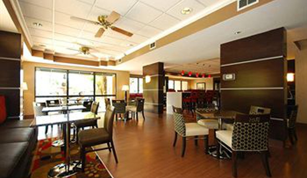 Hampton Inn Ft. Myers-Airport I-75 - Fort Myers, FL