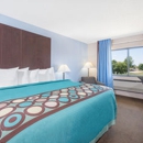 Super 8 by Wyndham Cleveland - Motels