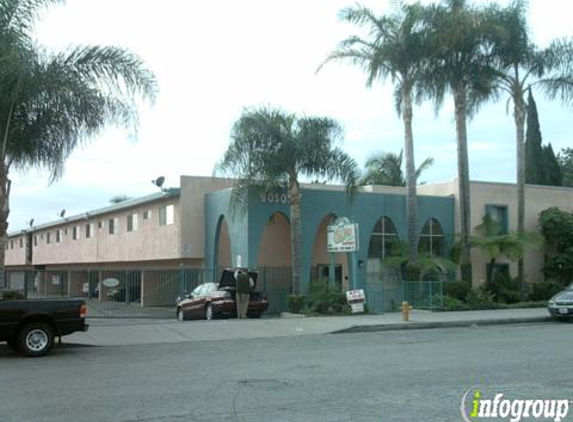 Collaro Apartments - Pico Rivera, CA