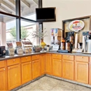 Super 8 by Wyndham Kissimmee/Maingate/Orlando Area - Motels