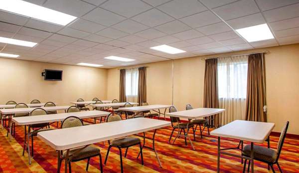 Suburban Extended Stay Hotel Cedar Falls - Cedar Falls, IA