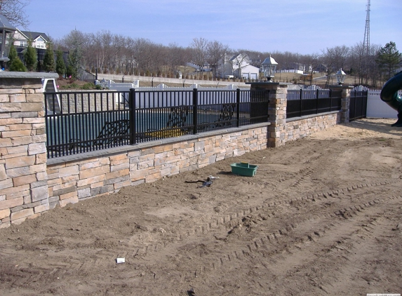 Division Deck and Fence - Center Moriches, NY