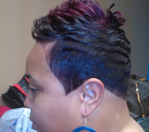 Nataesha Johnson - Short Hair Styles Specialist -Inside Southren Cuts and Stylez - Fort Worth, TX. Custom hair color...three dimensional color...organic#beautiful