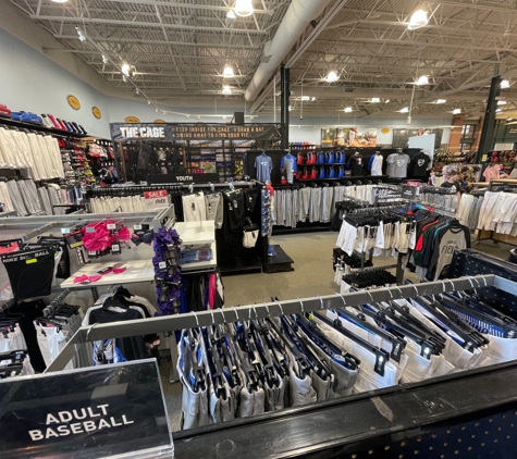 DICK'S Sporting Goods - Lexington, KY