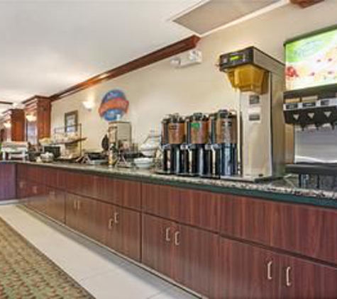 Baymont Inn & Suites - Jackson, MS