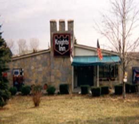 Knights Inn Farmington Hill - Farmington Hills, MI