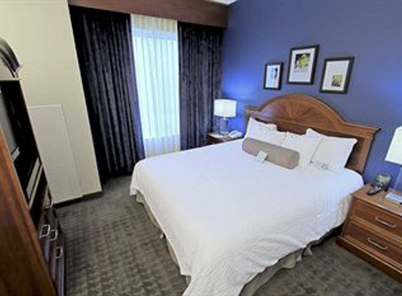 Hilton Garden Inn Westbury - Westbury, NY