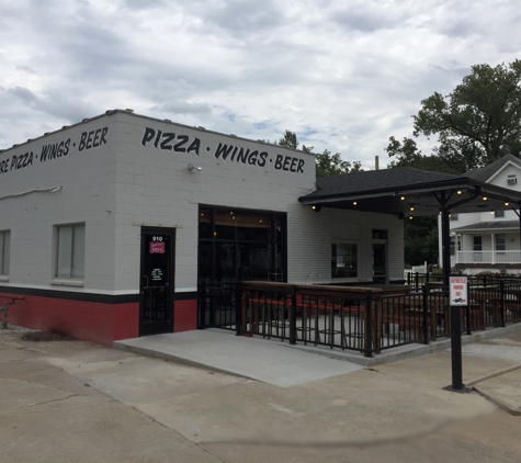 Cave Gang Pizza & Pub - Carthage, MO