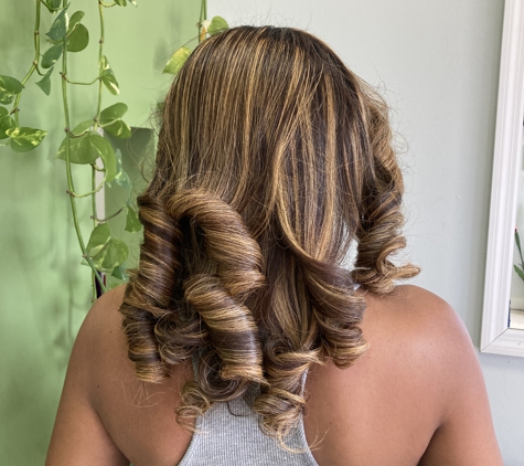 Luminous Dominican Hair Salon - Pembroke Pines, FL