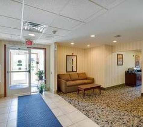 Cobblestone Inn & Suites - Clintonville, WI