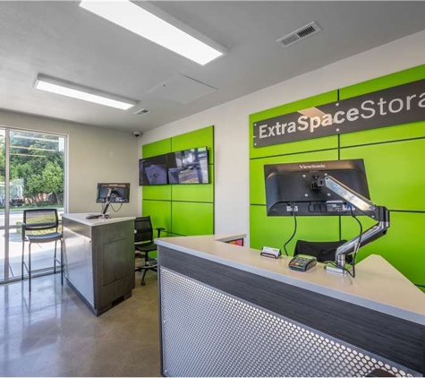 Extra Space Storage - West Sacramento, CA