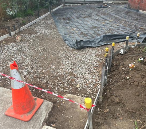 All about exposed aggregate - Mount Eliza, VIC. Last day we saw his team onsite.