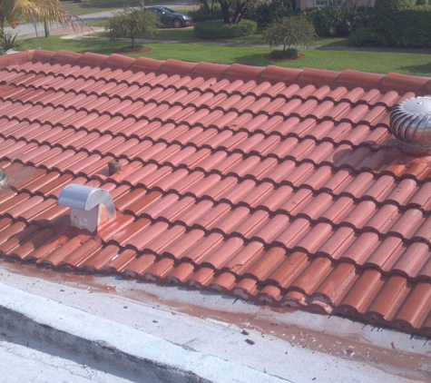 Spray & Wash Roof Cleaning Specialist - Miami, FL