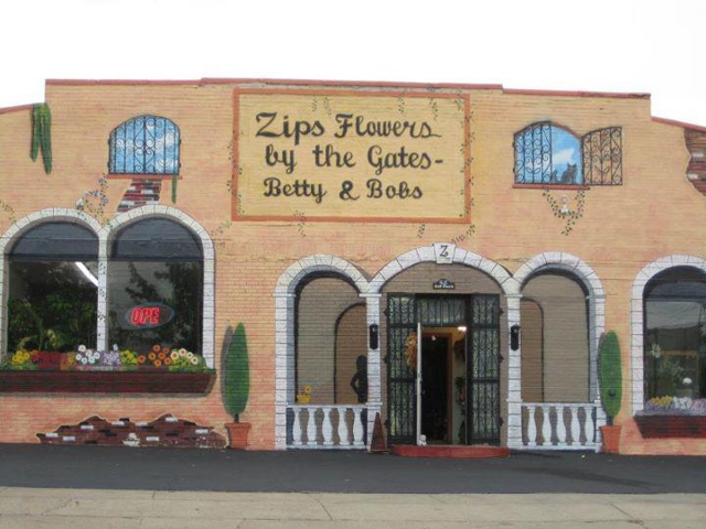 Zips Flowers by the Gates - Decatur, IL