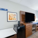 Hampton Inn & Suites Memphis East - Hotels