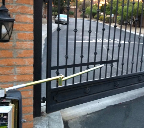 Arizona Automatic Gates - Phoenix, AZ. Afternoon = repaired