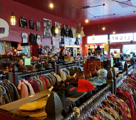 Red Light Clothing Exchange - Portland, OR