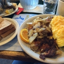 Gwennies Old Alaska Restaurant - American Restaurants