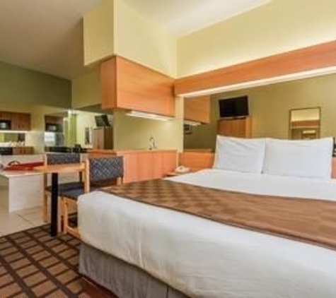 Microtel Inn & Suites by Wyndham Ft. Worth North/At Fossil - Fort Worth, TX