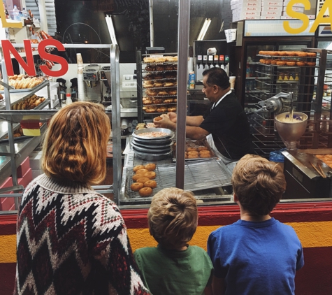 Donut Hut - Burbank, CA