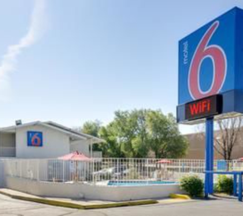 Motel 6 - Lakewood, CO