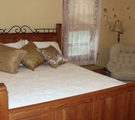 Lindsay House Bed & Breakfast - Manawa, WI