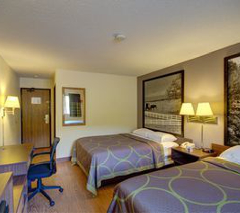 Super 8 by Wyndham Zanesville - Zanesville, OH