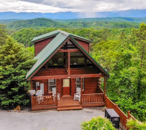 Bear Camp Cabin Rentals - Pigeon Forge, TN