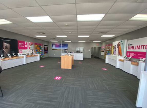 Boost Mobile Premier Store - Morrow, GA