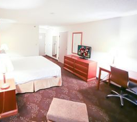 Red Roof Inn & Suites - Evansville, IN