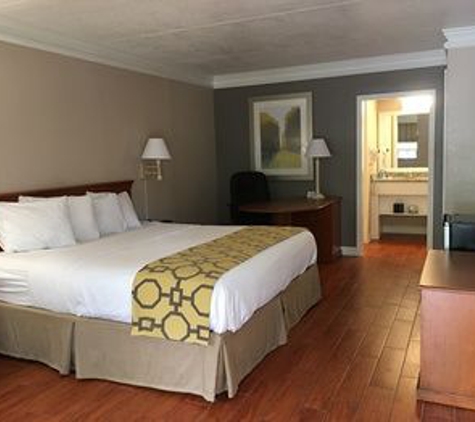 Baymont Inn & Suites - Tallahassee, FL