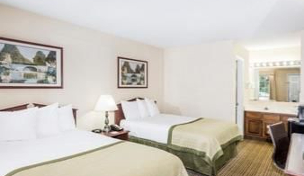 Baymont Inn & Suites - Greenwood, SC