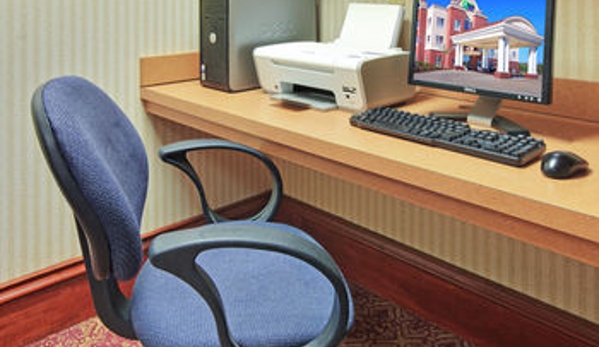 Holiday Inn Express & Suites Canton - Canton, MS