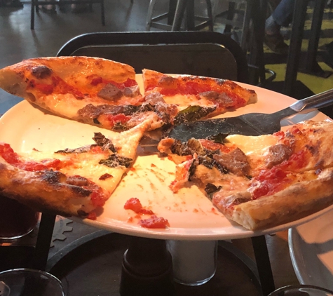 Pie Tap Pizza Workshop + Bar - Dallas, TX