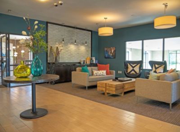 Parkway Apartments - Eden Prairie, MN