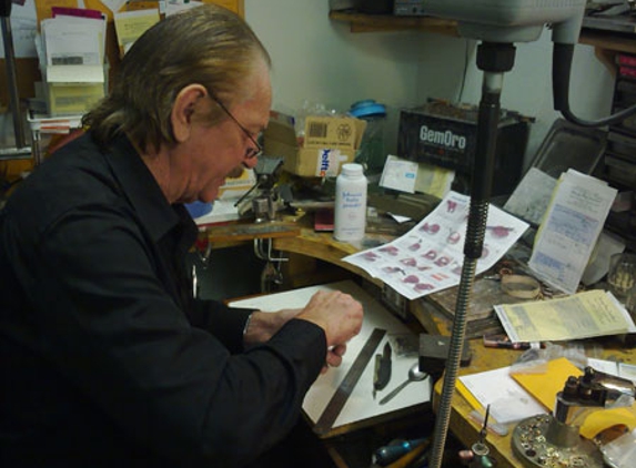 Hervey Bay Jewellers - Eli Waters, QLD